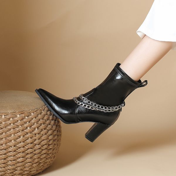 New style Fashion Pointed Chain Black Boots