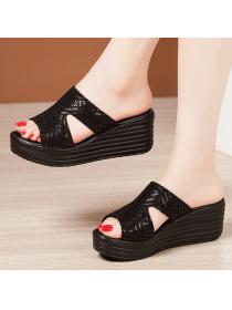 Outlet  Fashion Thick bottom High Heel Slipper 