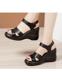  Outlet Fashion Comfortable Velcro Sandal 