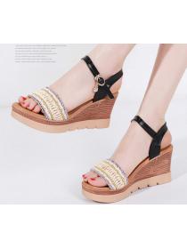 Outlet Quality Leather Fashion Sandal 