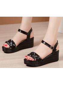 Outlet Quality Summer Fashion Sandal