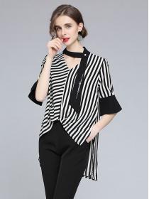 Trendy Stripes V collar Loose-fitting Blouse
