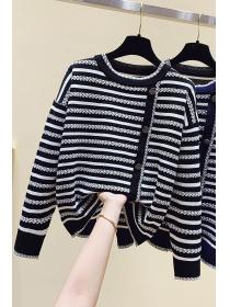 Outlet Unique Fashion Stripe Round-neck Knitting Sweater 