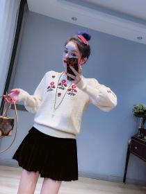 Lastest Fashion Embroideried Loose-fitting Fleece Knitting Wool Sweater 