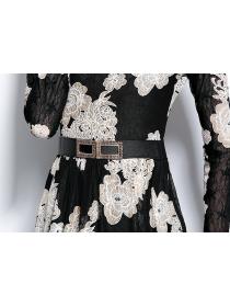 Outlet Lace embroidery dress