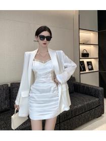 Outlet White simple coat satin romantic strap dress a set