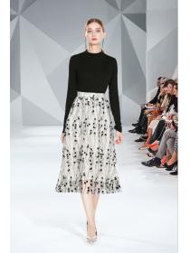 [Ready stock]New Autumn Fashion Knitting Shirt+High Waist Gauze Embroideried Skirt