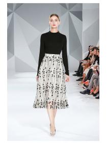 [Ready stock]New Autumn Fashion Knitting Shirt+High Waist Gauze Embroideried Skirt