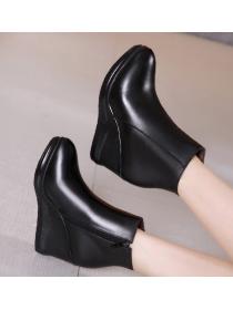Outlet Unique style Wedge Thick Flatform High heels Boots