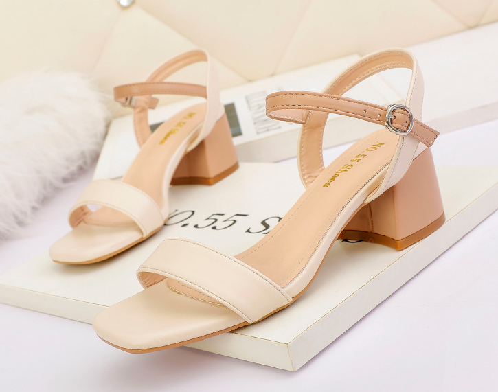 Outlet Korean fashion open-toe high-heeled shoes with a strap  thick heels women's sandal