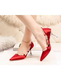 Outlet Sexy pointed shoes with thin heels for women
