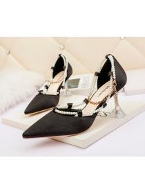 Outlet Sexy pointed shoes with thin heels for women