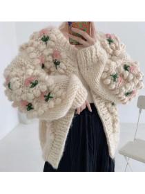 Outlet Flower Matching Fashion Loose Sweater 