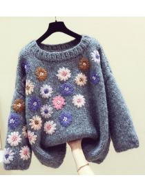 Outlet New Korean hand-embroidered three-dimensional flower loose wool sweater for women