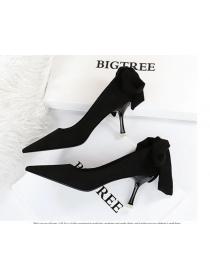 Outlet Korean high heels with shallow, pointed, suede