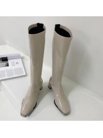 Outlet Thigh-high boots with square toes and thick heels