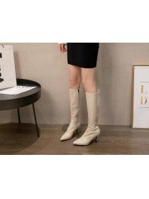 Outlet Thigh-high boots with skinny heels and pointy smooth 