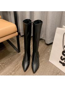 Outlet Thigh-high elastic boots with pointy heels
