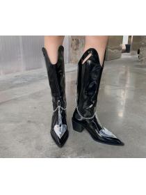 Outlet Pointed chain embellished thick-heeled boots