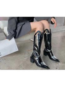 Outlet Pointed chain embellished thick-heeled boots