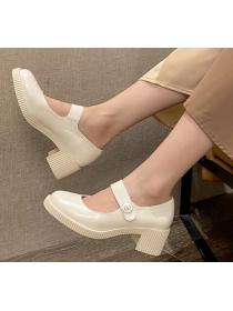 Outlet New low-heeled Mary Jean leather shoes