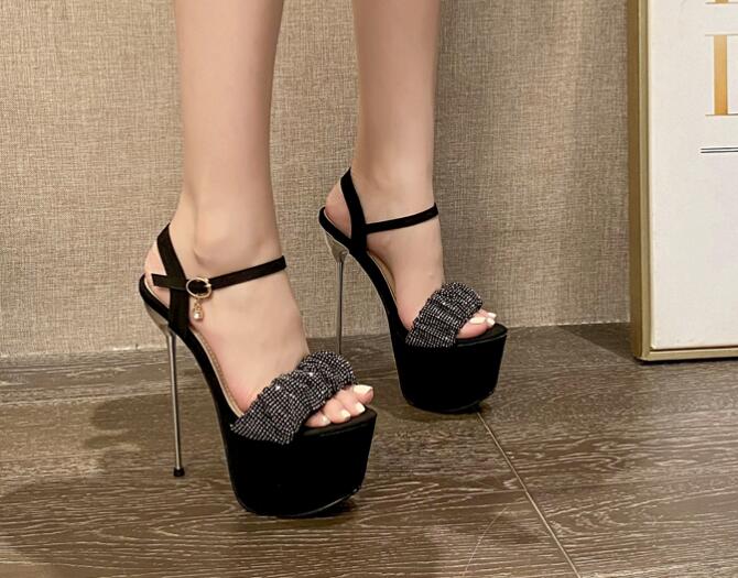 Outlet Summer new stiletto heels model catwalk fashion sexy rhinestones sandals