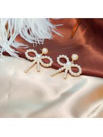 Outlet Silver needle hollow pearl butterfly earrings