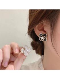 Korean style elegant French pearl flower earrings s925 silver needle luxury Vintage earrings for women