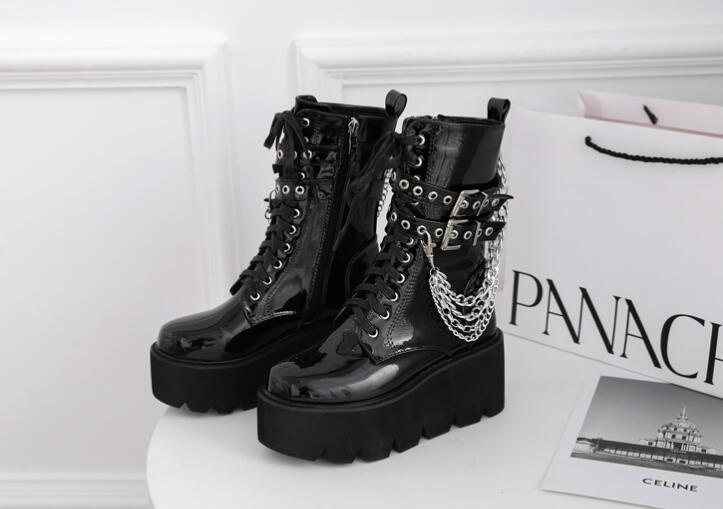 Outlet Thick-soled patent leather chain European and American Fashion short Martin boots