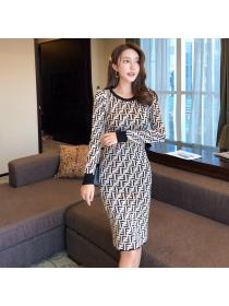 Outlet New Korean fashion Round-neck knitted sweater jacquard Wrap-hip bottoming dress