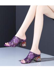 On Sale Flower Embroidery Fashion Slipper