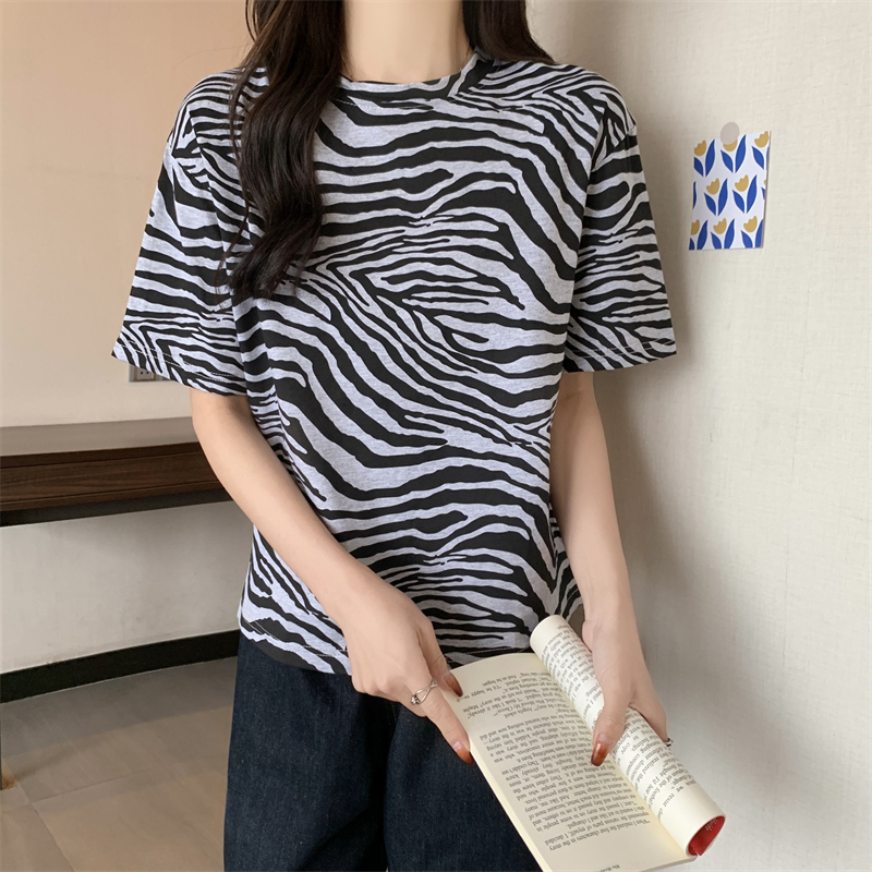 Outlet Short sleeve Korean style T-shirt short tops for women