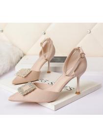 Outlet Korean fashion pointed toe square buckle sandals 