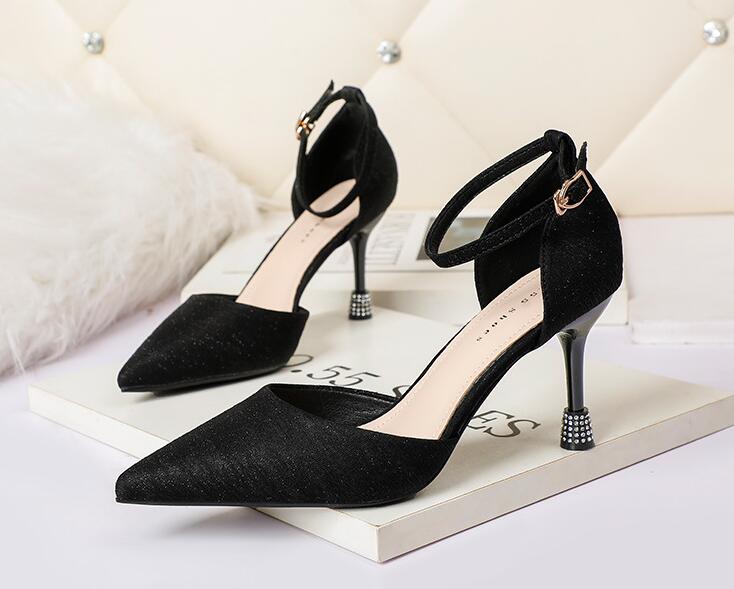 Outlet Korean fashion pointed toe sandals