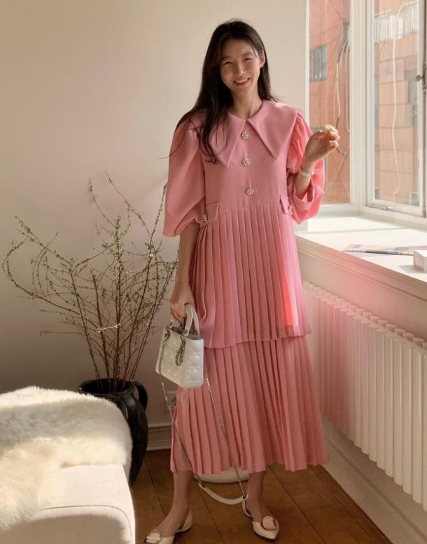 Pearl Button Loose Mid-Length Pleated Dress