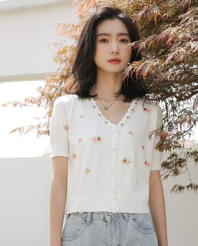 Retro Sweet Embroidered Floral Knit T-Shirt
