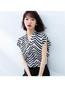 Outlet Stripe matching summer tops retro V-neck pullover shirt