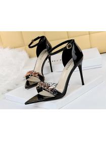 Outlet Korean fashion high-heeled metal rhinestone sexy sandals