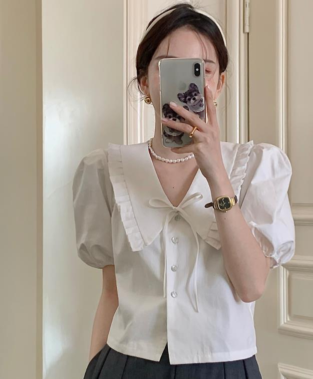 Pleated V-Neck Single Breasted Age-Reducing Puff Sleeve  Cropped Shirt