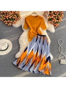 Summer new style short knitted top pleated skirt two-piece set