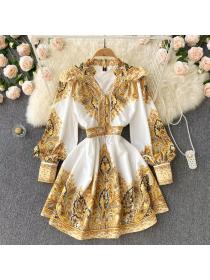 New style V-neck lantern sleeves printed plated dress