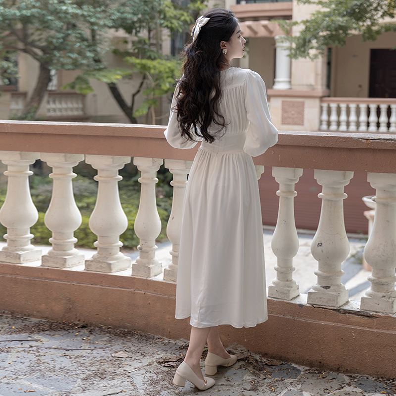 Vintage style White High quality V neck Long-sleeved dress