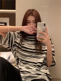 Korean fashion Round neck loose smiley striped matching T-shirt