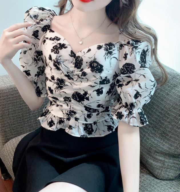 fresh sexy French collarbone temperament floral top