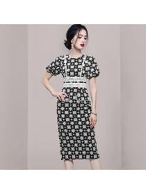 Korean style Lace Embroidered Round neck Short-sleeved dress