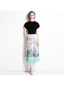 New style black knitted shirt + high waist Print skirt pleated skirt two-piece set