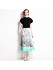 New style black knitted shirt + high waist Print skirt pleated skirt two-piece set