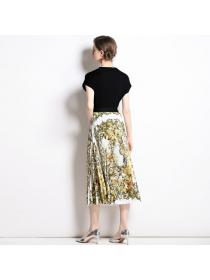 New style black knitted shirt + high waist Elegant Print skirt pleated skirt two-piece set