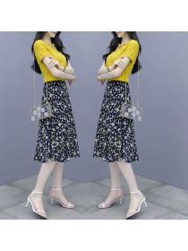 Vintage style Plain T-shirt+Floral Korean style Skirt Two piece set