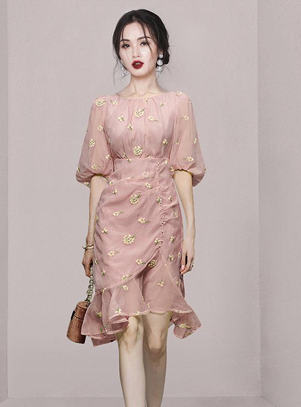 Fashion Elegant Round Neck Lantern Sleeve Ruffle Embroidered Slim Fit Dress